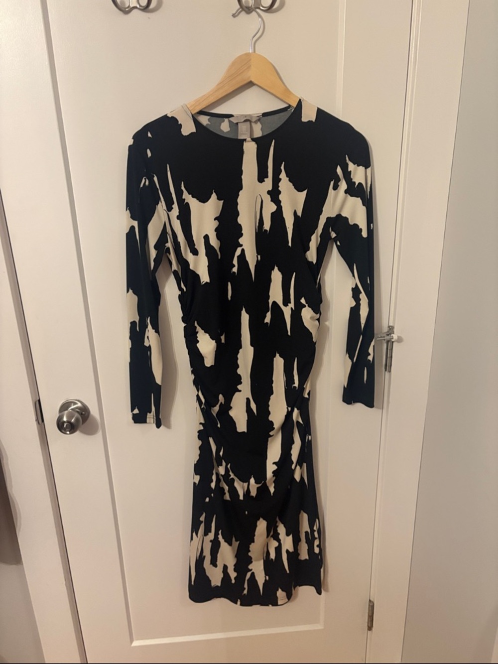 H&M Black and Cream Abstract Long-Sleeve Midi Dress